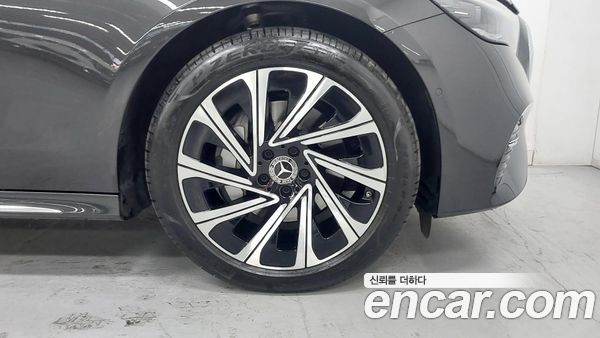 Mercedes-Benz E-Class 2025, фото 5