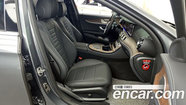 Mercedes-Benz E-Class 2021, фото 17