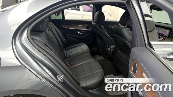 Mercedes-Benz E-Class 2021, фото 18