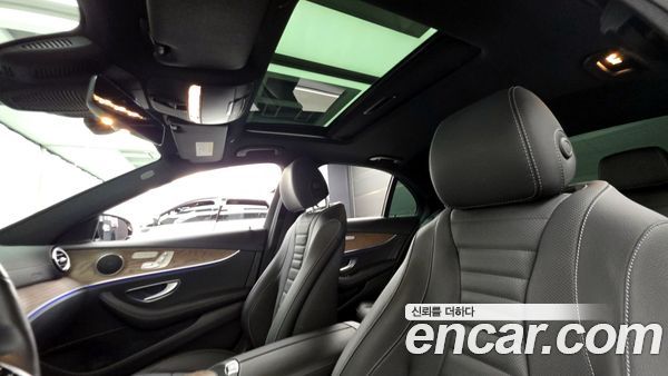 Mercedes-Benz E-Class 2021, фото 24