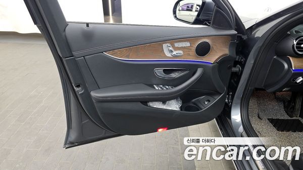 Mercedes-Benz E-Class 2021, фото 14