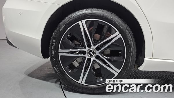 Mercedes-Benz A-Class 2024, фото 5