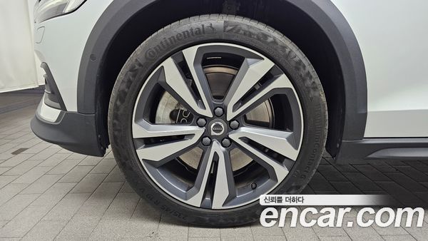Volvo V60 2021, фото 5