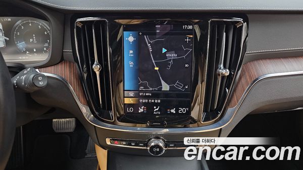 Volvo V60 2021, фото 14