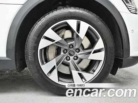 Audi Q8 e-tron 2024, фото 5