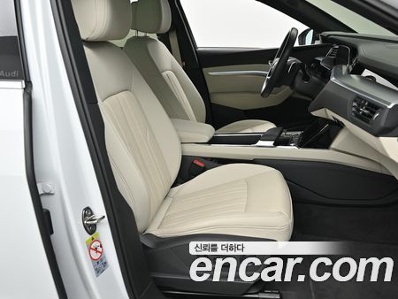 Audi Q8 e-tron 2024, фото 10