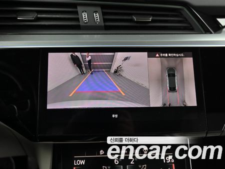 Audi Q8 e-tron 2024, фото 15