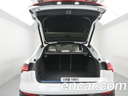 Audi Q8 e-tron 2024, фото 20