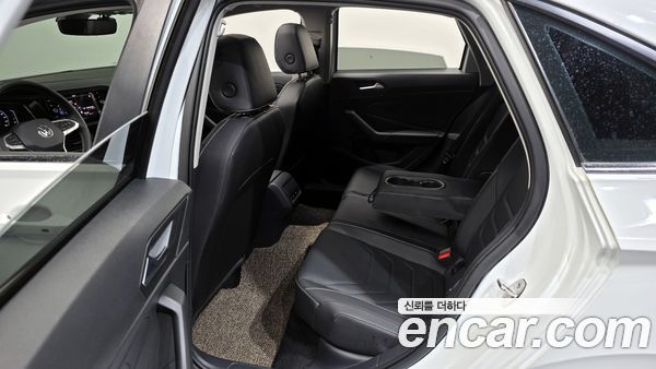 Volkswagen Jetta 2023, фото 12