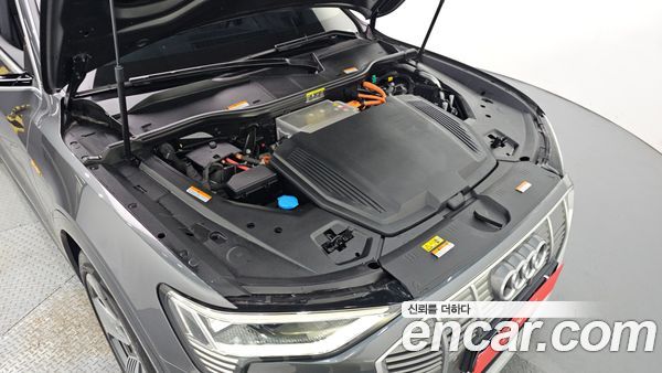 Audi e-tron 2021, фото 6
