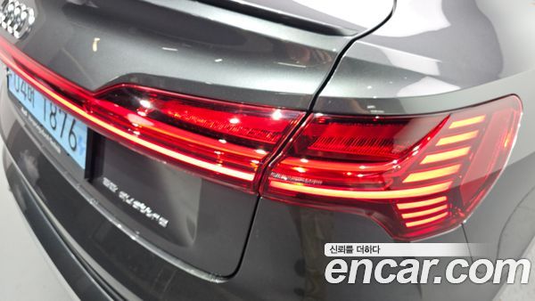 Audi e-tron 2021, фото 9