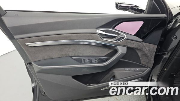 Audi e-tron 2021, фото 14