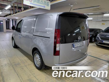 Hyundai Staria 2025, фото 4