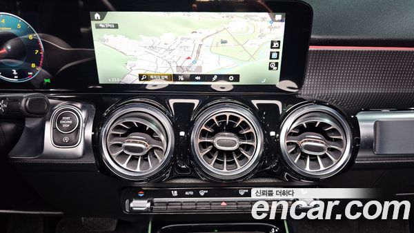 Mercedes-Benz GLB 2021, фото 19