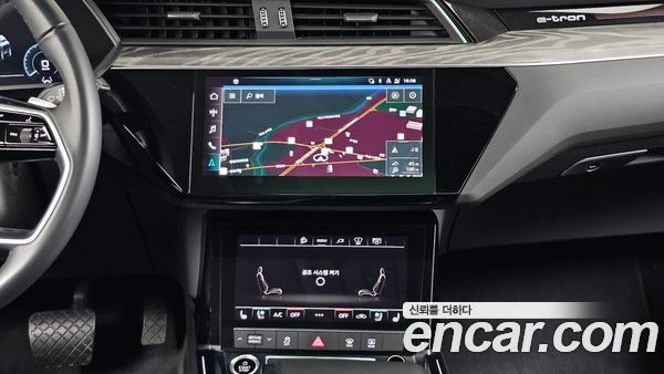 Audi e-tron 2022, фото 20