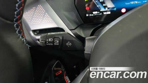 BMW 1 Series 2025, фото 29