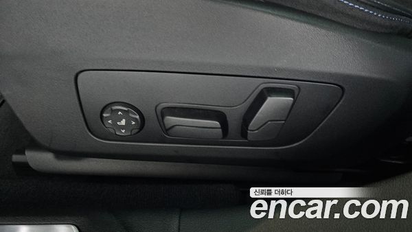 BMW 1 Series 2025, фото 31