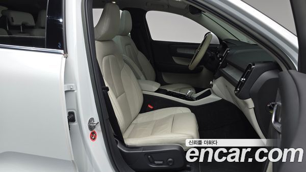 Volvo XC40 2023, фото 15