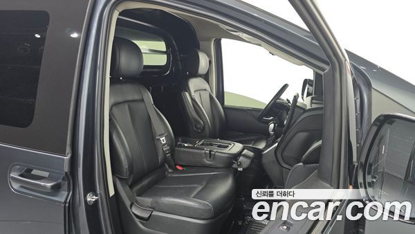 Hyundai Staria 2023, фото 16
