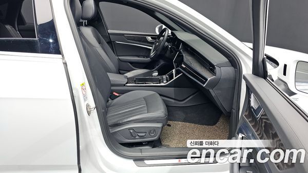 Audi A6 2021, фото 16