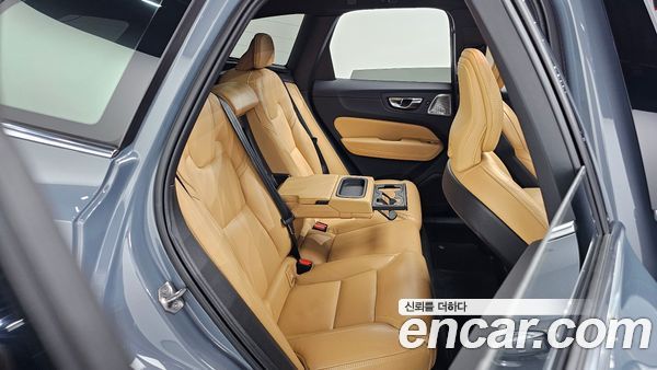 Volvo XC60 2022, фото 16