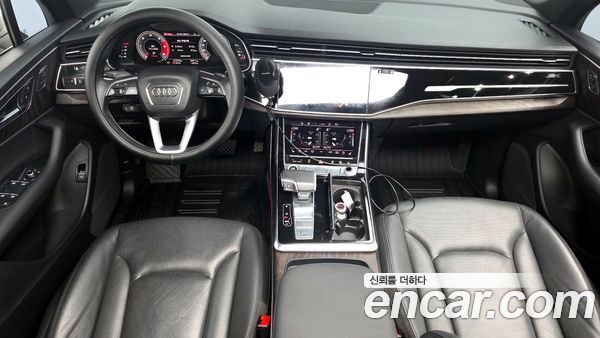 Audi Q7 2021, фото 10