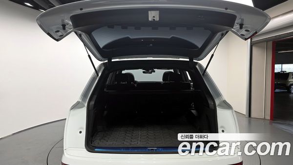 Audi Q7 2021, фото 26