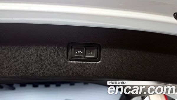 Audi Q7 2021, фото 29