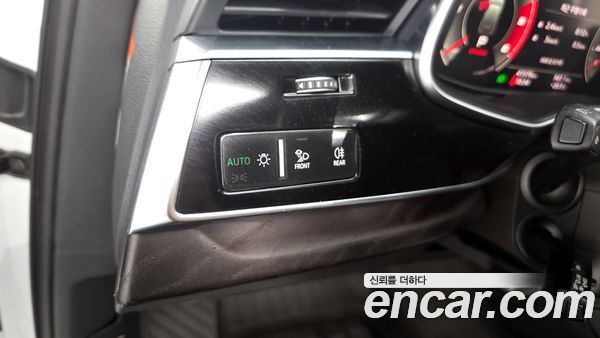 Audi Q7 2021, фото 30