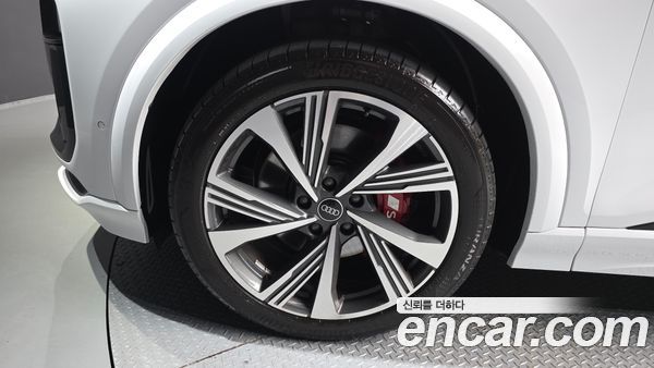 Audi SQ6 e-tron 2025, фото 5