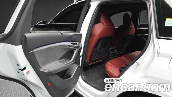Audi SQ6 e-tron 2025, фото 16