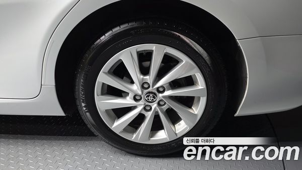 Toyota Camry 2024, фото 5