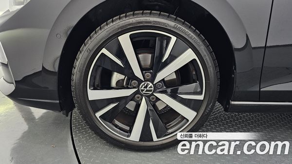 Volkswagen Golf 2025, фото 5