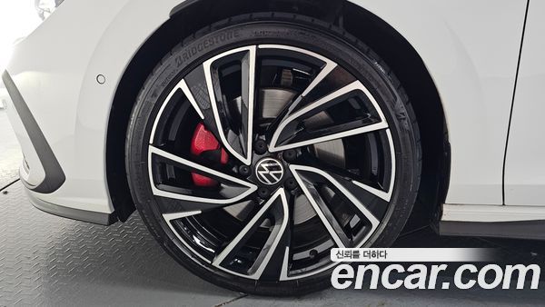 Volkswagen Golf 2024, фото 4