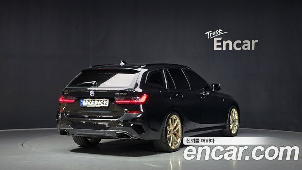 BMW 3 Series 2022, фото 2