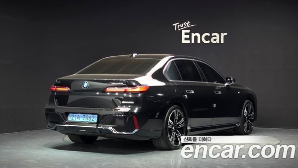 BMW i7 2024, фото 2