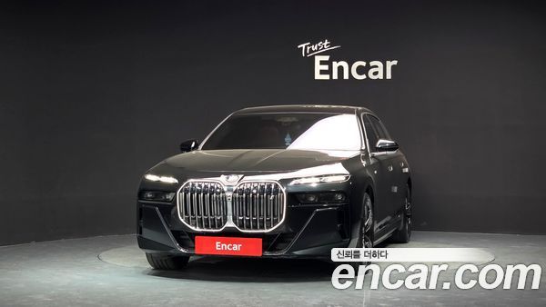 BMW i7 2024, фото 3