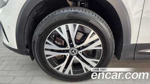 Mercedes-Benz GLB 2024, фото 5