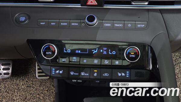 Hyundai Elantra 2023, фото 26