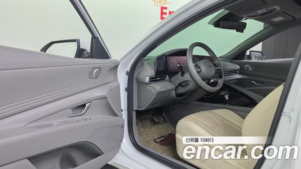 Hyundai Elantra 2023, фото 16