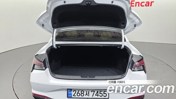 Hyundai Elantra 2023, фото 31