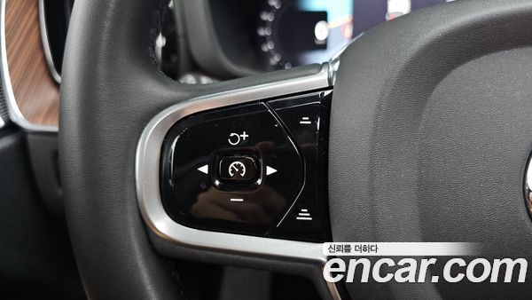 Volvo XC60 2023, фото 32