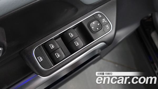 Mercedes-Benz GLB 2025, фото 28