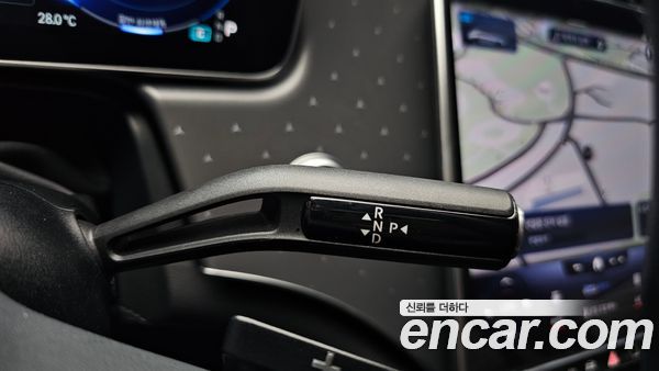Mercedes-Benz EQE 2023, фото 12