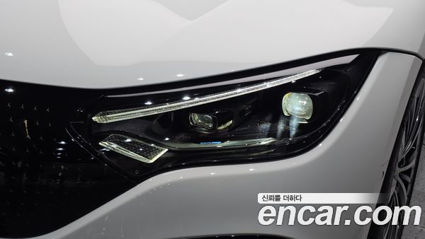 Mercedes-Benz EQE 2023, фото 8