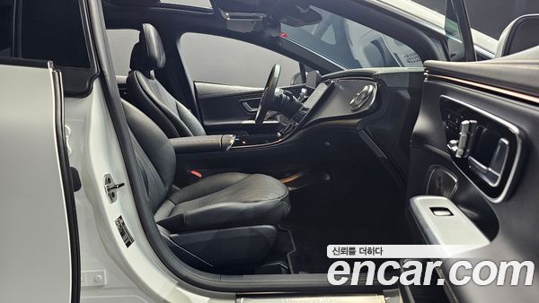 Mercedes-Benz EQE 2023, фото 16