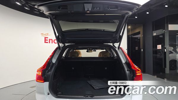 Volvo XC60 2022, фото 26