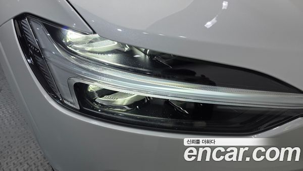 Volvo XC60 2022, фото 8