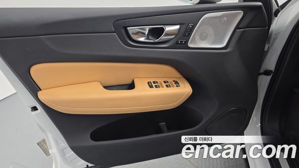Volvo XC60 2022, фото 14