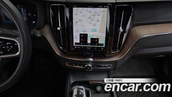 Volvo XC60 2022, фото 28